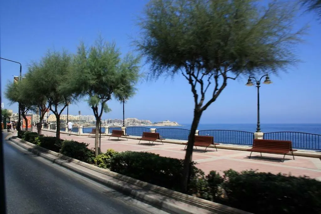 Contemporary, Luxury Apartment With Valletta And Harbour Views Sliema