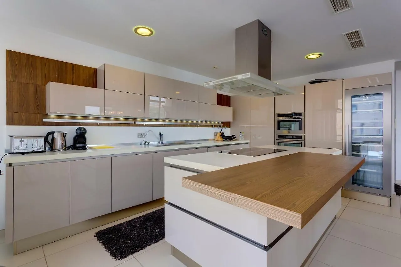 Contemporary, Luxury Apartment With Valletta And Harbour Views Sliema