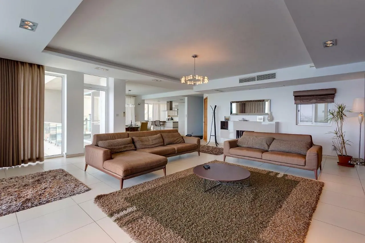 Contemporary, Luxury Apartment With Valletta And Harbour Views Sliema