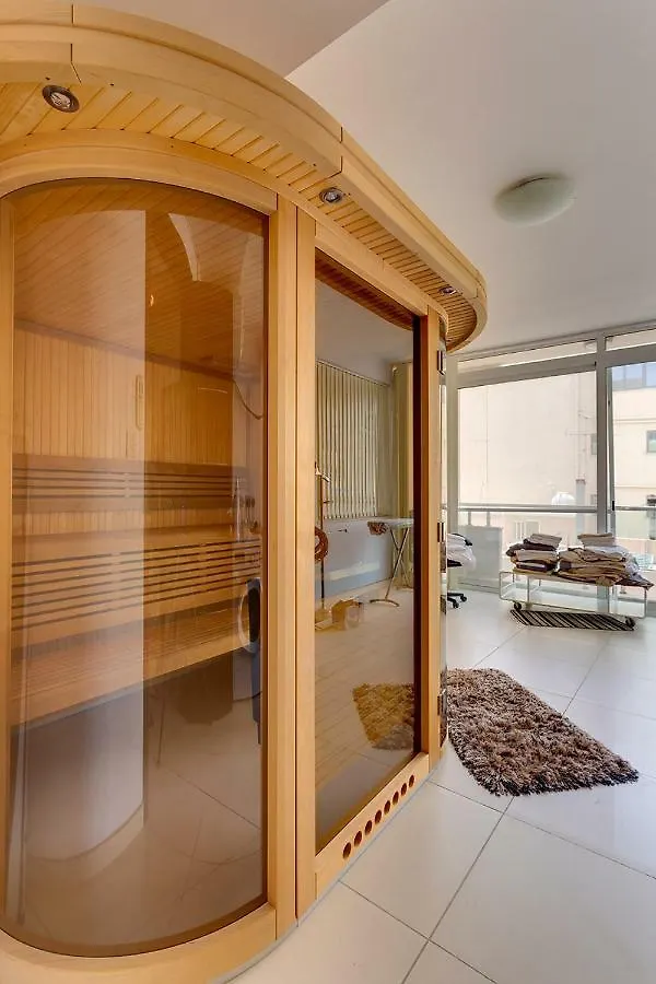 Contemporary, Luxury Apartment With Valletta And Harbour Views Sliema Malta