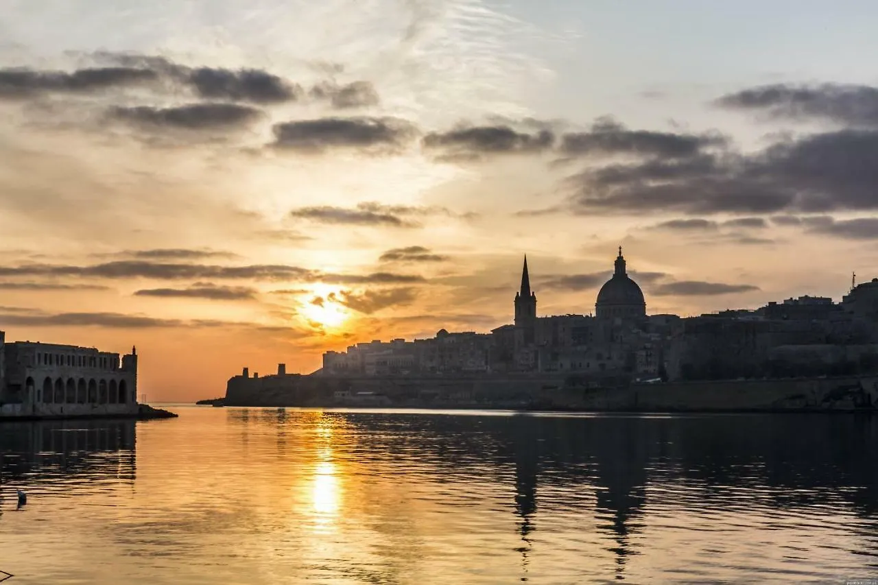 Contemporary, Luxury Apartment With Valletta And Harbour Views Sliema 0*,