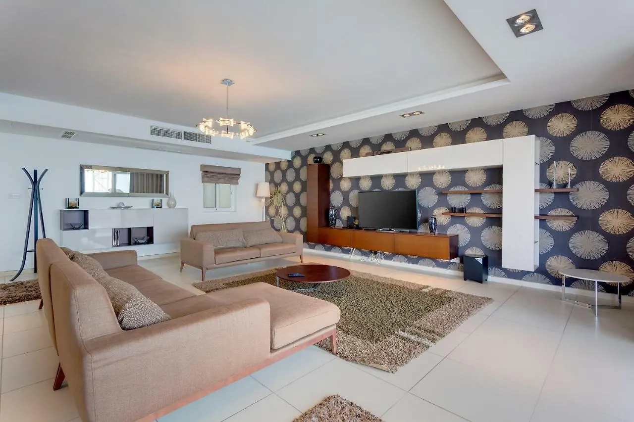 Contemporary, Luxury Apartment With Valletta And Harbour Views Sliema