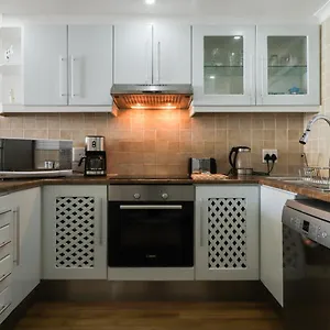 https://ocean-view-c403-by-ctha.hotels-capetown.com